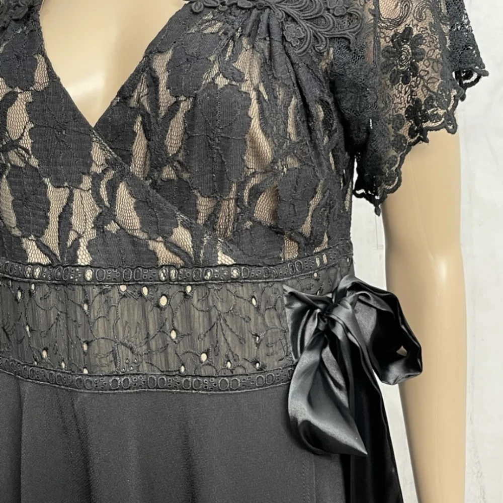 Vintage Spencer Alexis Black Floral Lace Cocktail Dress Gothic Goth Romantic